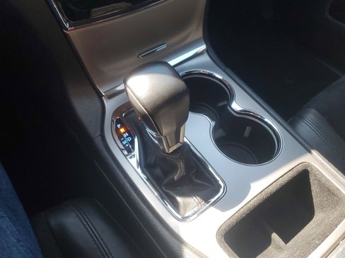 Used 2020 Jeep Grand Cherokee Altitude image 21