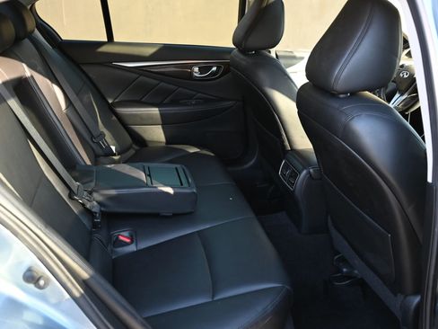 Used 2019 INFINITI Q50 Luxe w/ Essential Package (3.0T Luxe) image 17