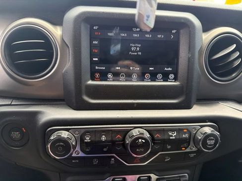Used 2019 Jeep Wrangler Unlimited Sport S AWD/4WD image 15