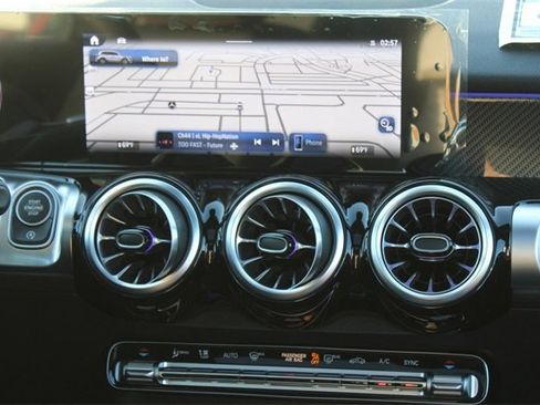 New 2025 Mercedes-Benz GLB 35 AMG 4MATIC image 13