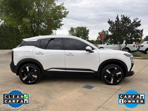 Used 2025 Nissan Kicks SR AWD/4WD image 2