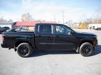 Used 2023 Nissan Frontier SV w/ Midnight Edition Package video 2