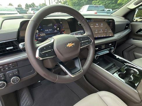 New 2026 Chevrolet Suburban LT w/ Comfort Package AWD/4WD image 3
