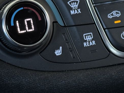 Used 2023 Chevrolet Malibu LT image 31