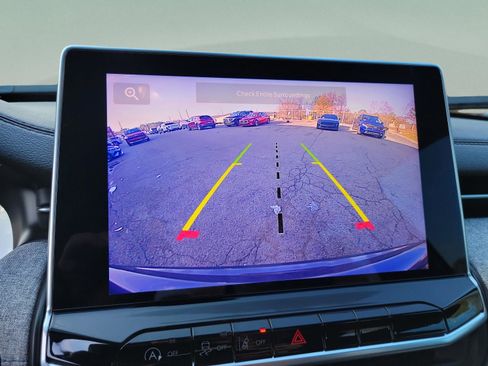 Used 2024 Jeep Compass Latitude image 18