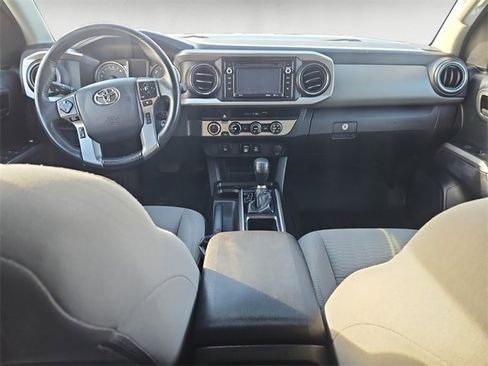 Used 2018 Toyota Tacoma SR5 image 10