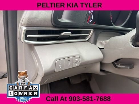 Used 2022 Hyundai Elantra SE FWD image 16