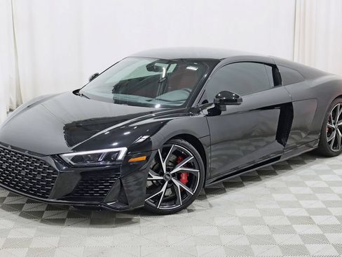 Used 2021 Audi R8 V10 w/ Premium Package RWD image 7