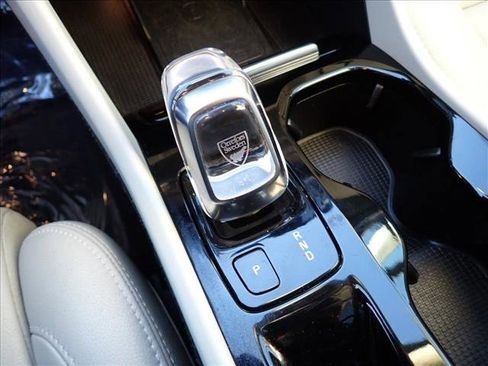 Used 2020 Volvo XC40 T5 Inscription image 16