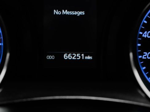 Used 2019 Toyota Camry SE image 18