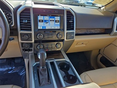 Used 2019 Ford F150 Lariat image 23