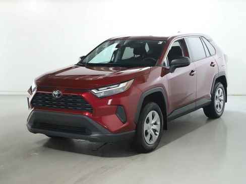 Used 2023 Toyota RAV4 LE FWD image 3