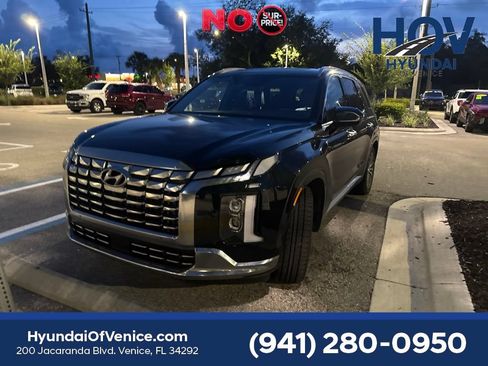Used 2024 Hyundai Palisade Calligraphy FWD image 4