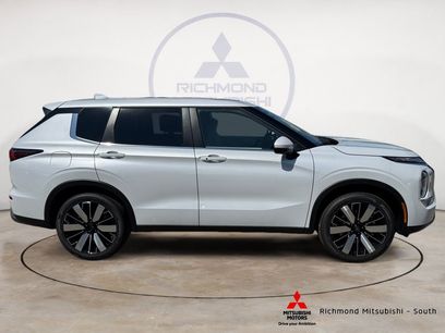 New 2025 Mitsubishi Outlander SE