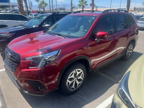 Used 2023 Subaru Forester Premium AWD/4WD image 2