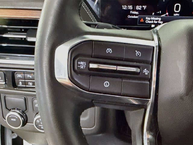 Used 2025 GMC Yukon XL Denali RWD image 13