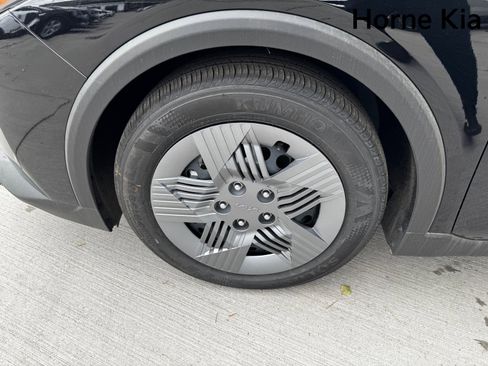 New 2025 Kia K4 LX image 3