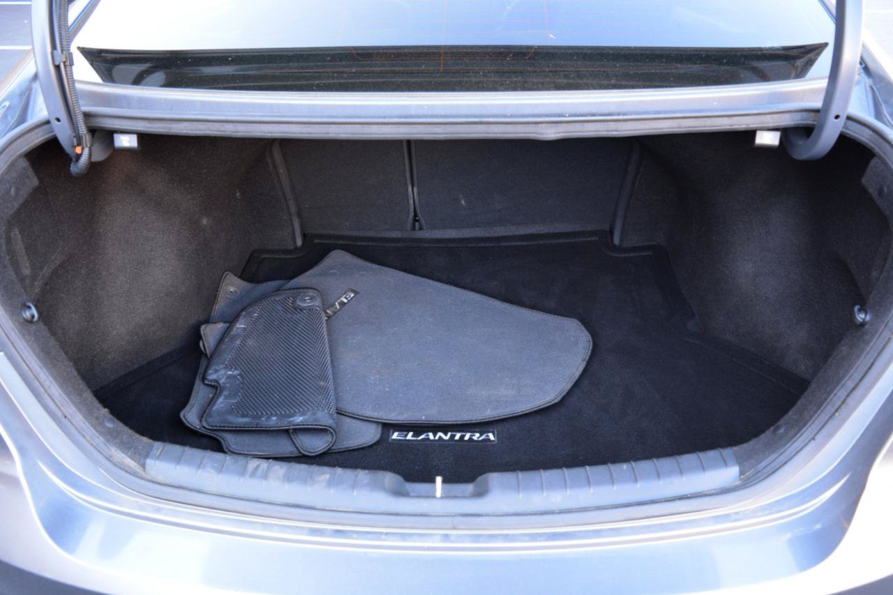 Used 2017 Hyundai Elantra SE w/ SE A/T Tech Package 03 FWD image 13
