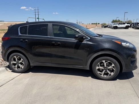Used 2022 Kia Sportage LX FWD image 5