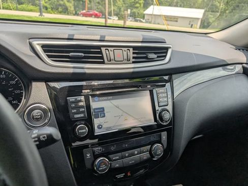 Used 2015 Nissan Rogue SL w/ SL Premium Package AWD/4WD image 18
