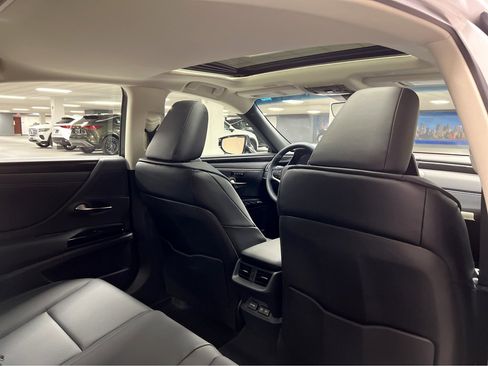 New 2025 Lexus ES 350 w/ Premium Package image 22