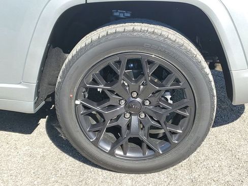 New 2025 Jeep Grand Cherokee Summit w/ Obsidian Package image 5