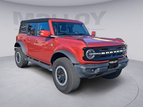 Used 2023 Ford Bronco Outer Banks w/ Sasquatch Package AWD/4WD image 4