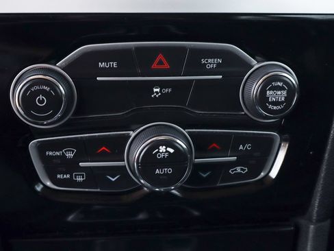 Used 2023 Chrysler 300 Touring w/ Sport Appearance Package RWD image 30
