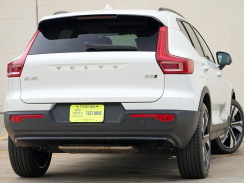 Used 2025 Volvo XC40 B5 Plus w/ Protection Package Premier AWD/4WD image 5