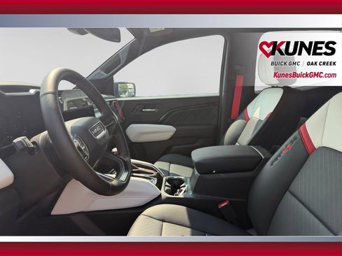 Used 2026 GMC Canyon AT4X w/ LPO, Black Badging Package AWD/4WD image 14