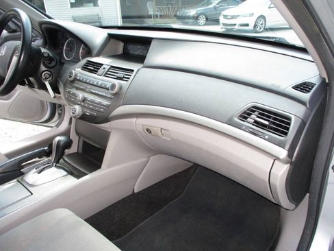Used 2012 Honda Accord LX image 25