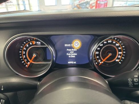 Used 2022 Jeep Wrangler Unlimited Sport image 26