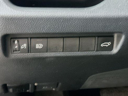 Used 2022 Toyota RAV4 XLE w/ Convenience Package image 17