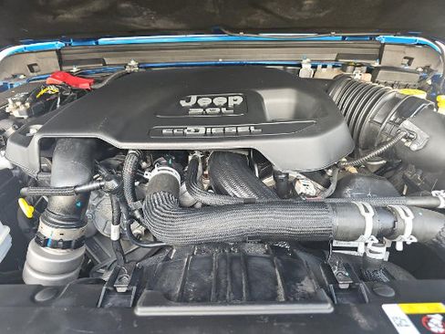Used 2022 Jeep Wrangler Unlimited Sport AWD/4WD image 12
