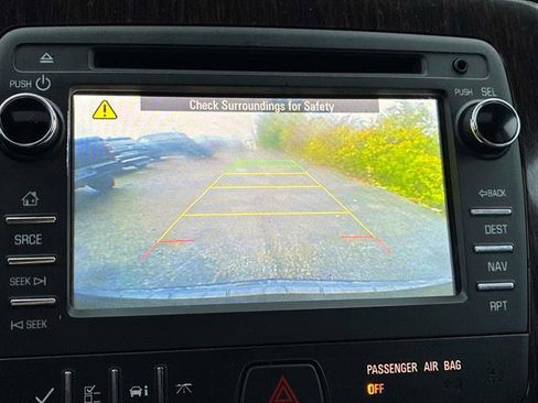 Used 2017 Chevrolet Traverse LT image 33