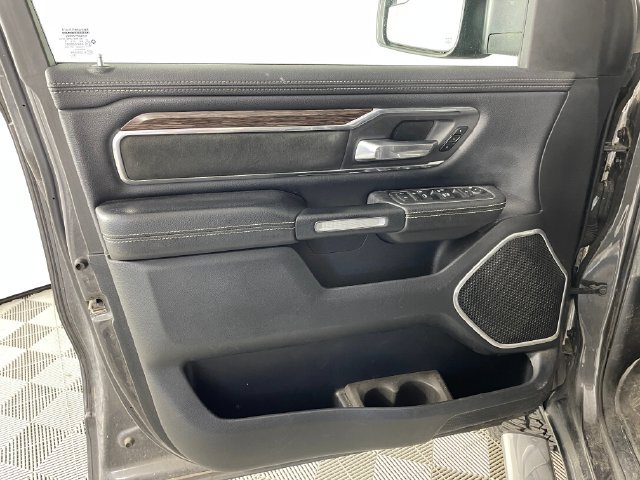Used 2019 RAM 1500 Laramie AWD/4WD image 13
