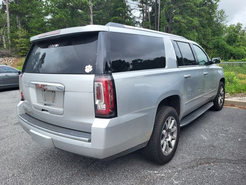 Used 2020 GMC Yukon XL Denali AWD/4WD image 4
