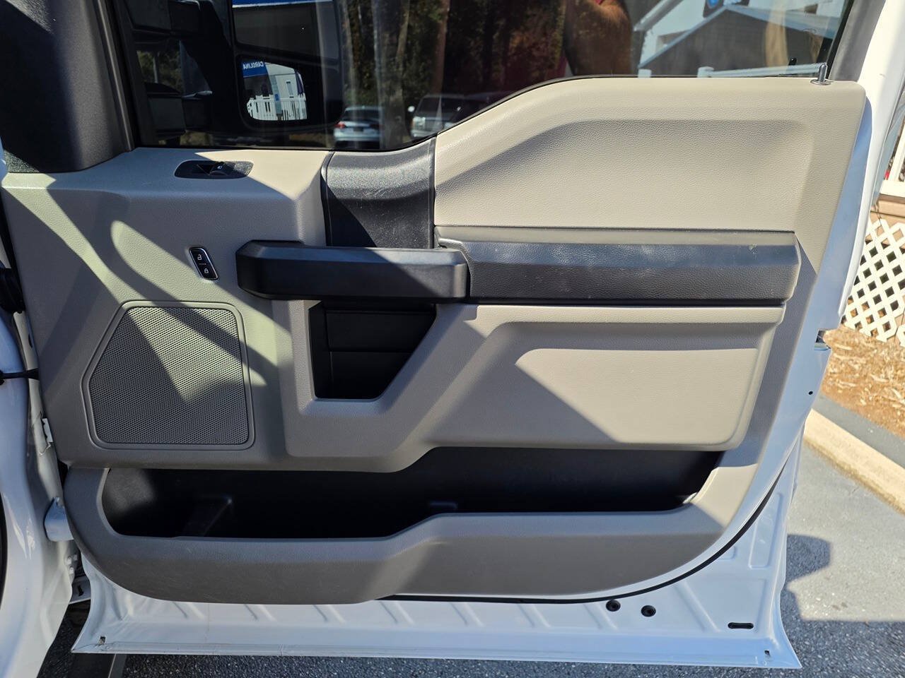 Used 2017 Ford F250 XL w/ Power Equipment Group AWD/4WD image 18