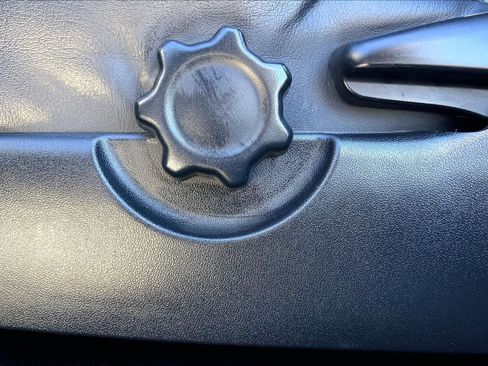 Used 2019 Toyota Tacoma TRD Off-Road image 34