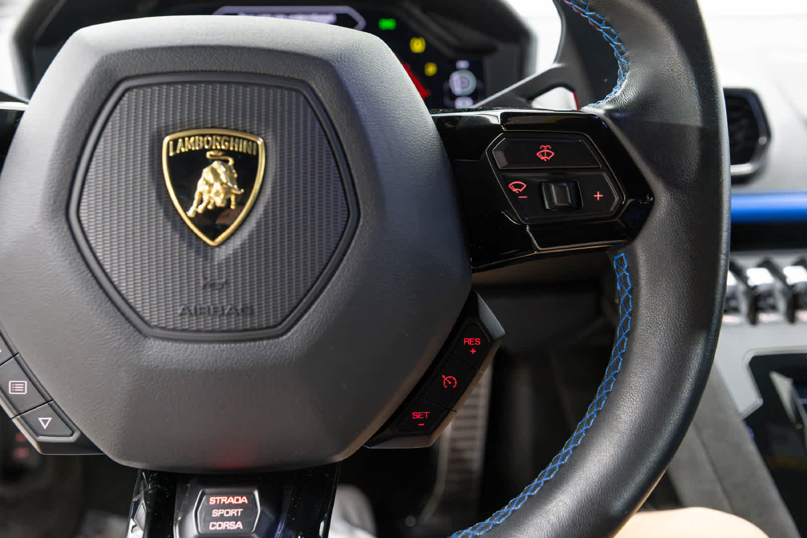 Used 2023 Lamborghini Huracan Tecnica RWD image 28