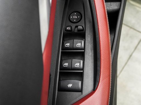 Used 2024 BMW M440i Convertible w/ Premium Package image 39