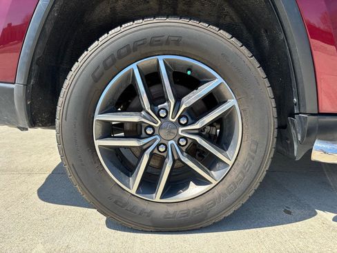 Used 2020 Jeep Grand Cherokee Limited AWD/4WD image 38