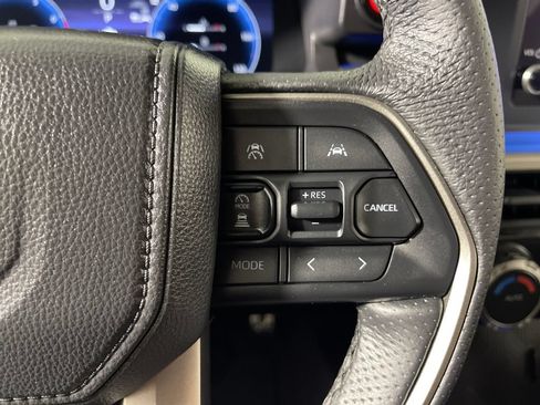 Certified 2025 Toyota Tacoma TRD Sport AWD/4WD image 27