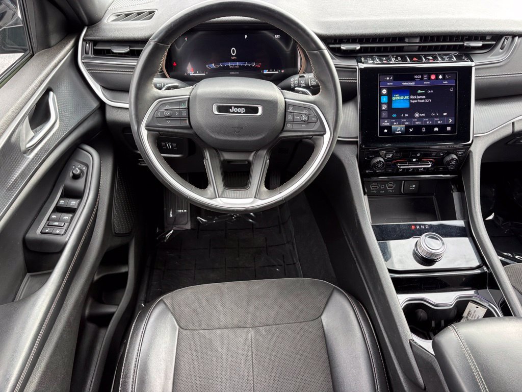 Used 2023 Jeep Grand Cherokee Altitude AWD/4WD image 19