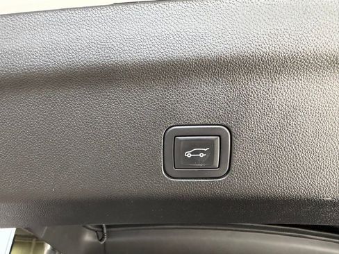 Used 2024 Chevrolet Tahoe LT image 37