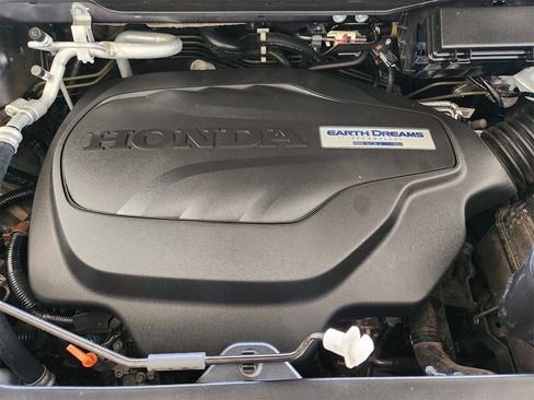 Certified 2020 Honda Pilot Touring image 32