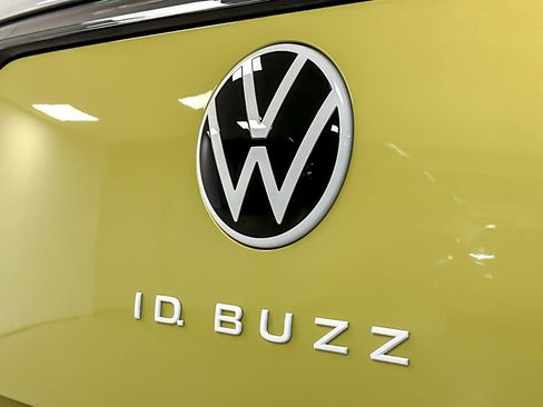 New 2025 Volkswagen ID. Buzz 1st Edition image 24