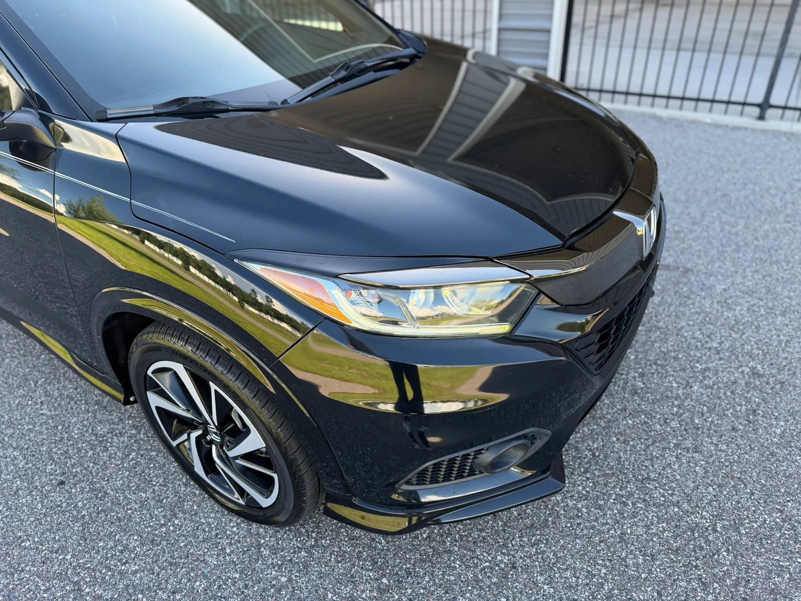 Used 2019 Honda HR-V Sport image 2