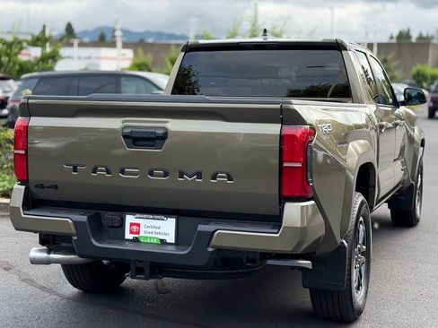 Certified 2025 Toyota Tacoma TRD Sport AWD/4WD image 5
