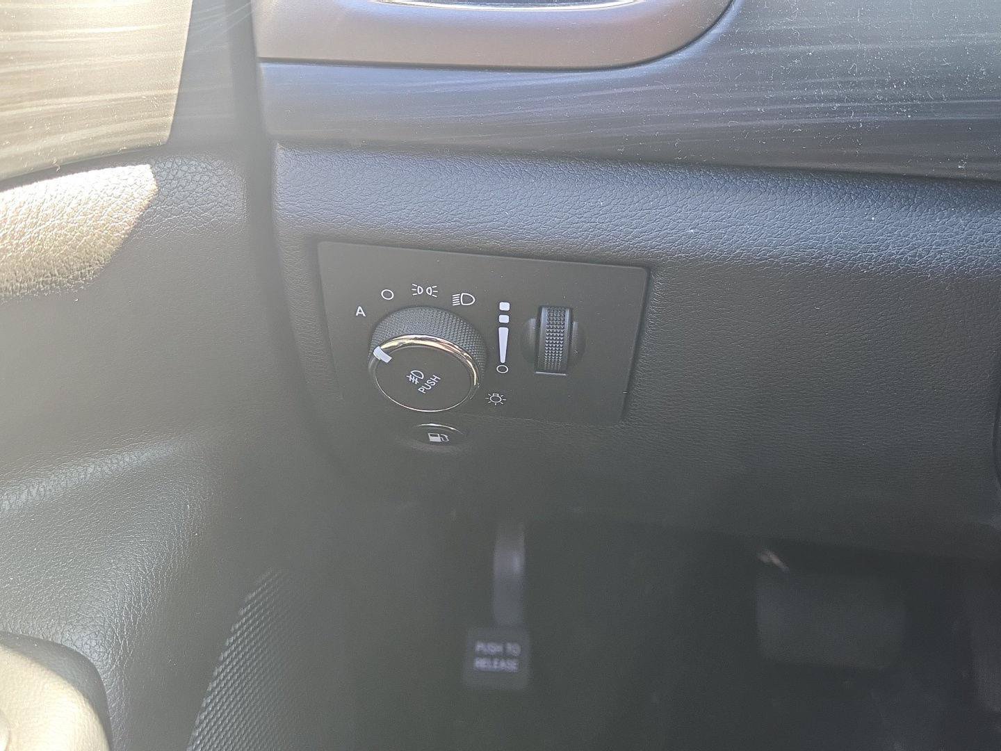 Used 2020 Jeep Grand Cherokee Laredo RWD image 21